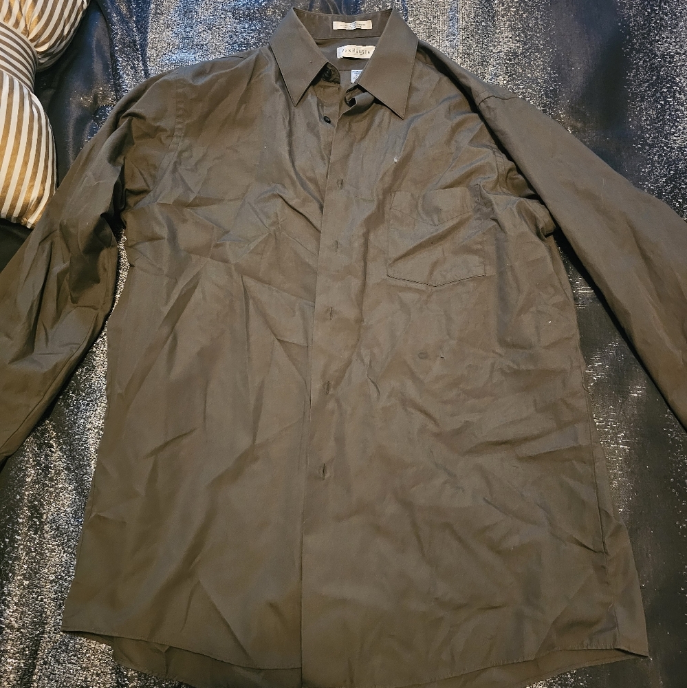 Van Heusen shirt. Green. 16 neck.